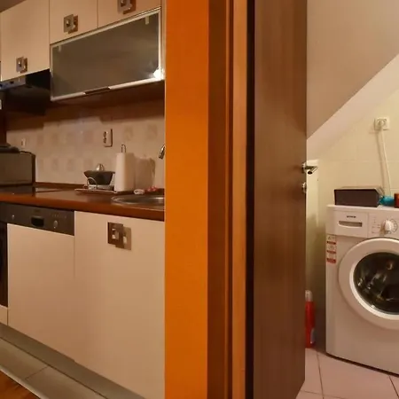 Cozy, Adorable Elizabeta * Сплит